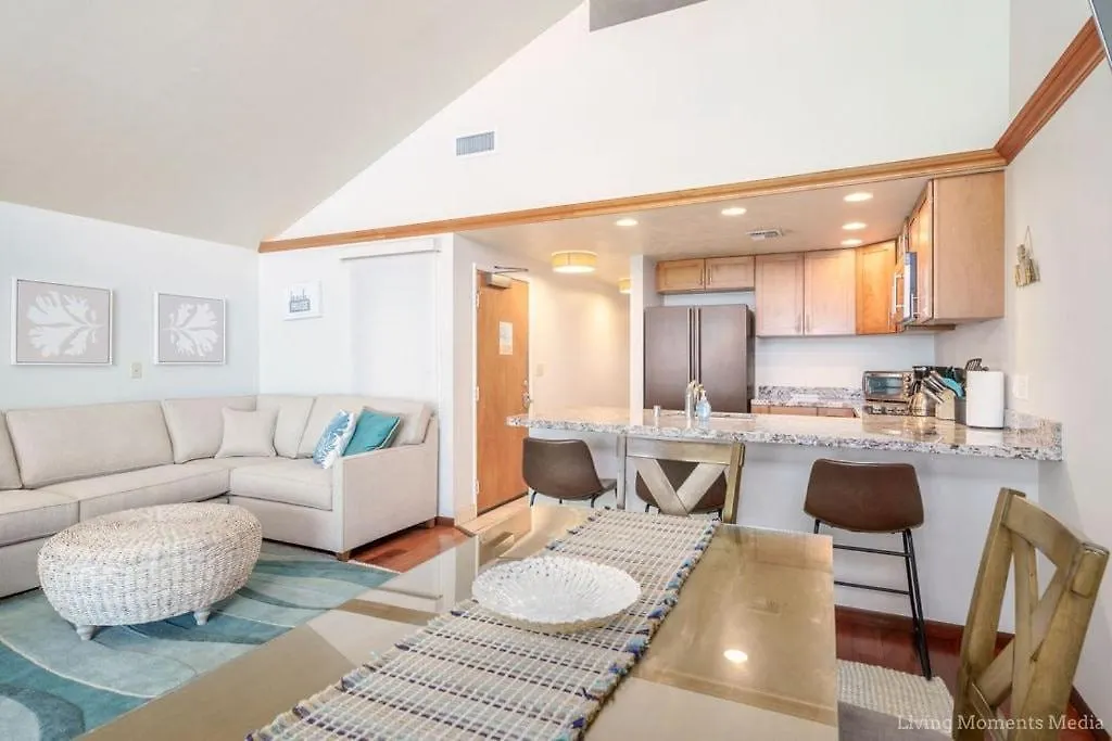 Spacious Beachfront — Sleeps 6 — Ocean Views Kihei United States