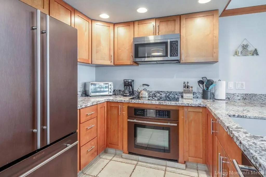 Spacious Beachfront — Sleeps 6 — Ocean Views Kihei 0*,  United States